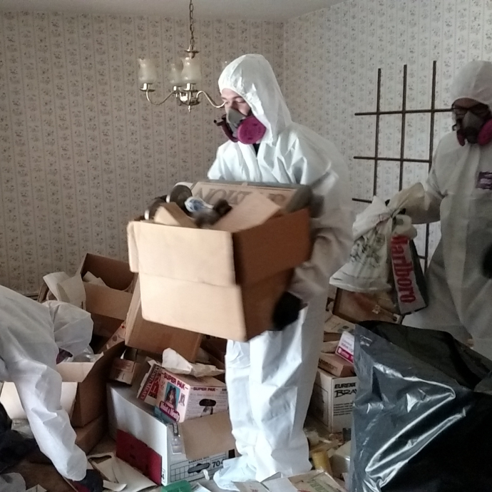 hoarding cleanup technicians